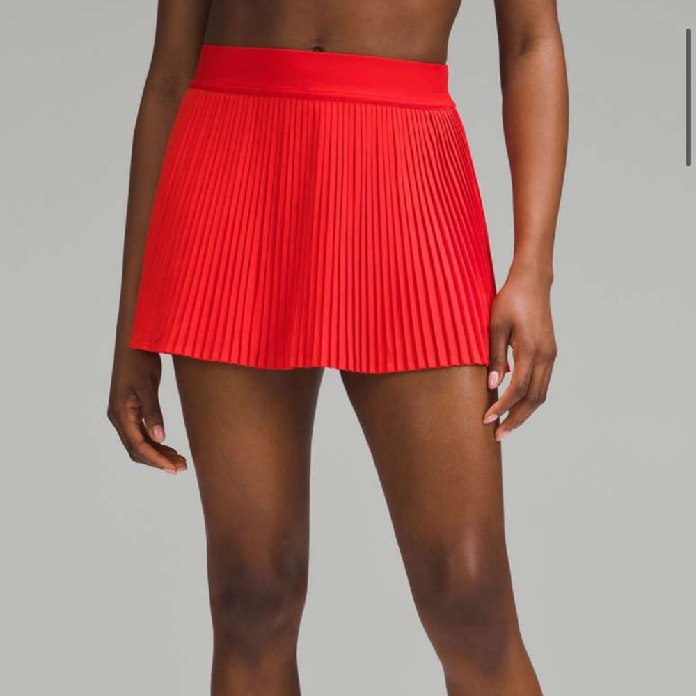 Lululemon Athletica Red pleated skirt